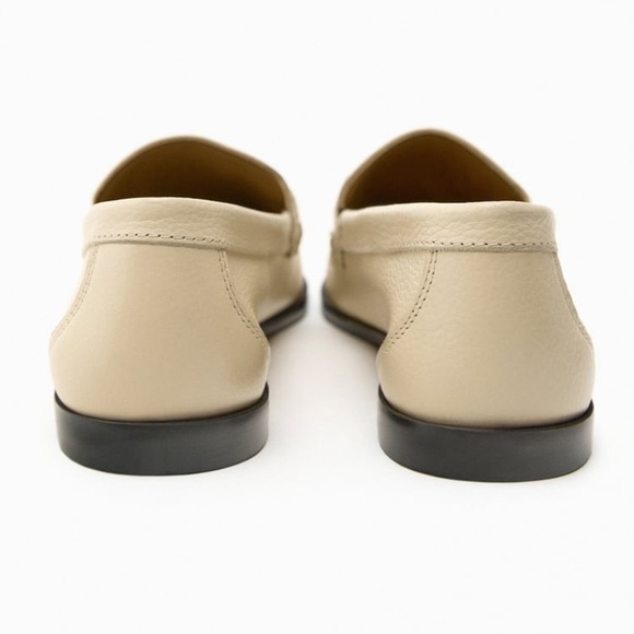 NWT. Zara Cream Soft Leather Loafers with Metal Buckle. Size 8. - Picture 9 of 10
